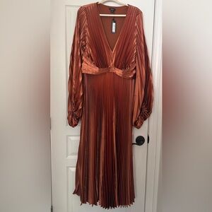 NWT Boohoo rust pleated ballon sleeve dress